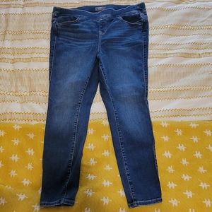 Torrid 18S lean jean / skinny jeggings / pull- on style